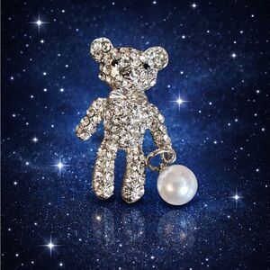 CuteTeddy bear 🧸 glass rhinestones pin brooch holding pearl NWOT